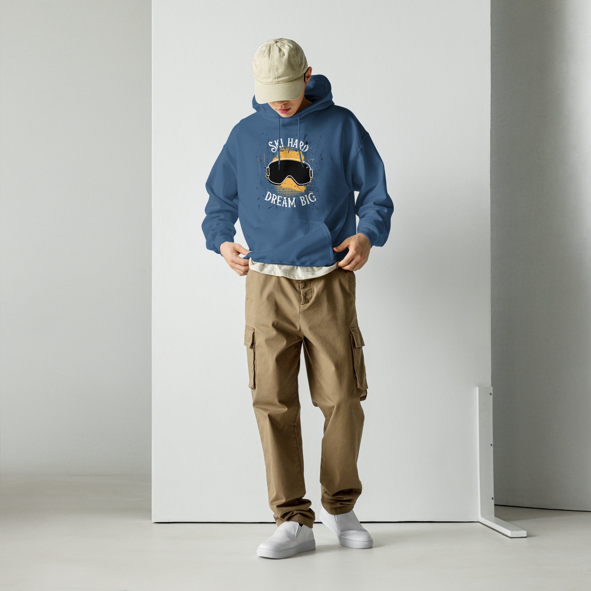 Hoodie "Ski hard, dream big"