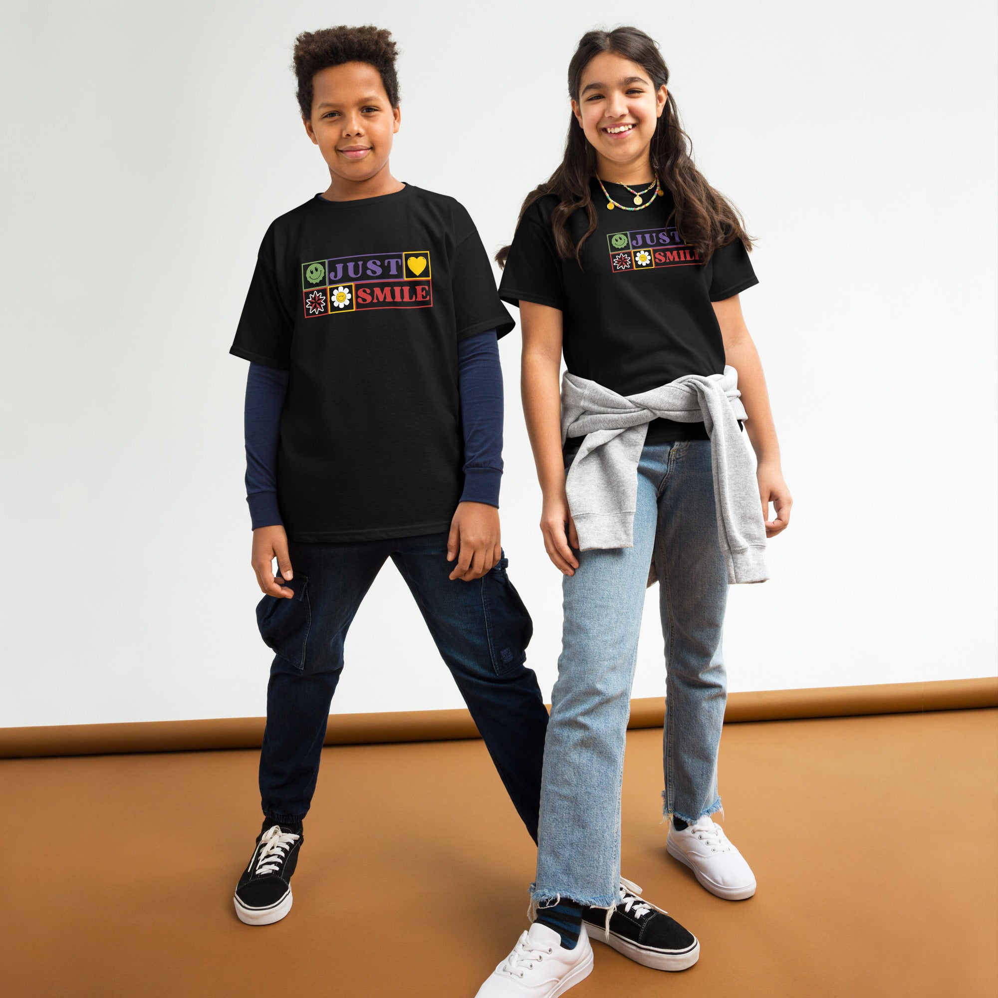 Youth classic tee "Just Smile"