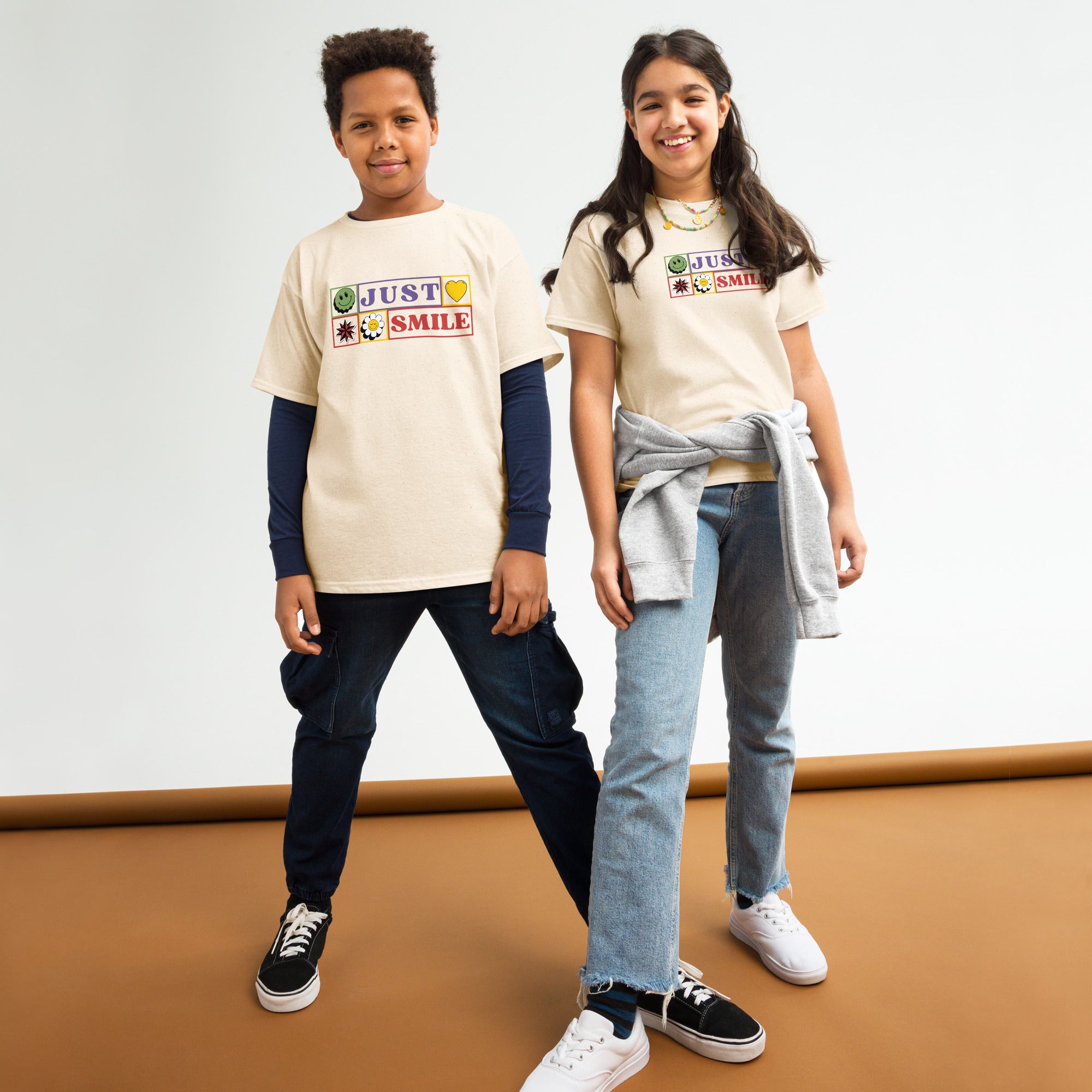 Youth classic tee "Just Smile"