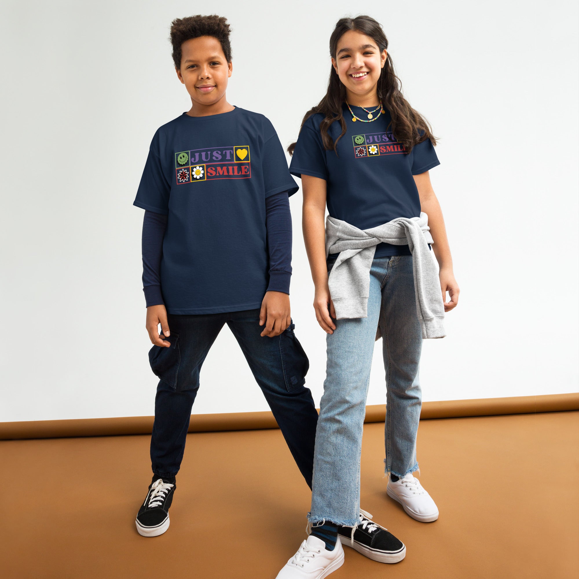 Youth classic tee "Just Smile"